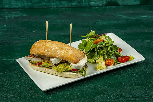 CHICKEN AVOCADO SANDWISH